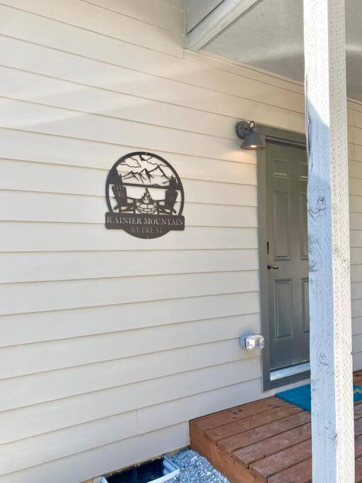 New Modern Cabin! 5Mi To Mt Rainier National Park! Hot Tub & Wifi Ашфорд Екстер'єр фото