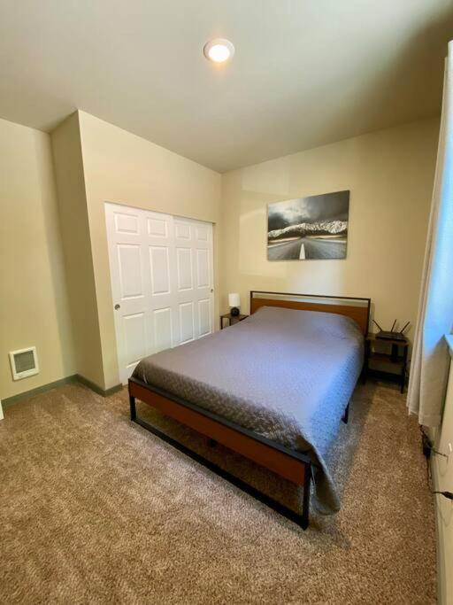 New Modern Cabin! 5Mi To Mt Rainier National Park! Hot Tub & Wifi Ашфорд Екстер'єр фото