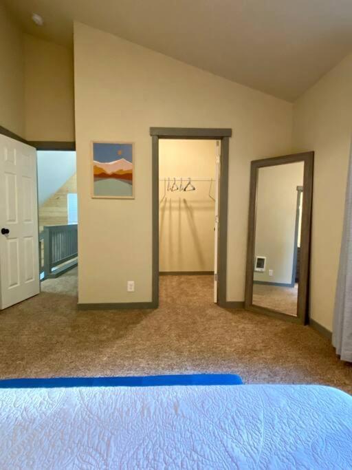 New Modern Cabin! 5Mi To Mt Rainier National Park! Hot Tub & Wifi Ашфорд Екстер'єр фото