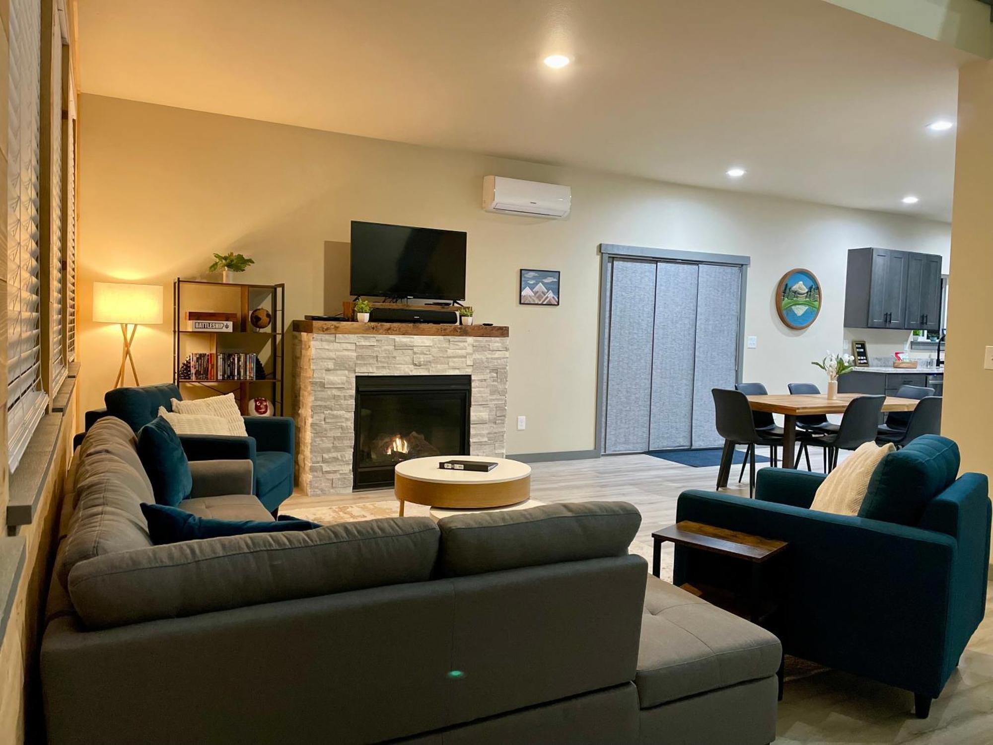 New Modern Cabin! 5Mi To Mt Rainier National Park! Hot Tub & Wifi Ашфорд Екстер'єр фото